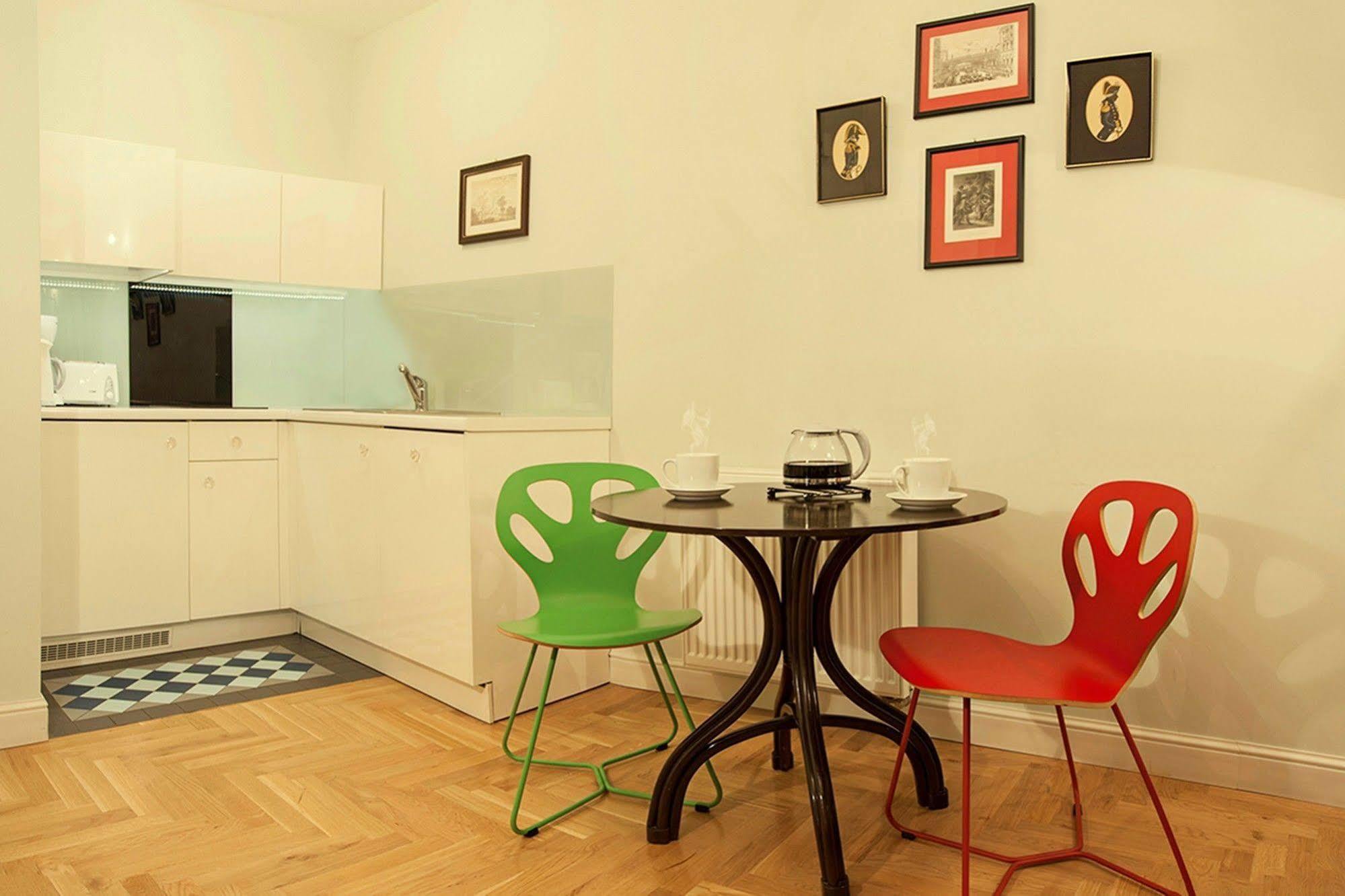 كراكوفيا Crystal Suites Chez Helena المظهر الخارجي الصورة